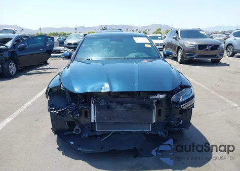 2022 Genesis G70 3.3T Rwd z USA, uszkodzony, nr VIN KMTG54TE4NU099048